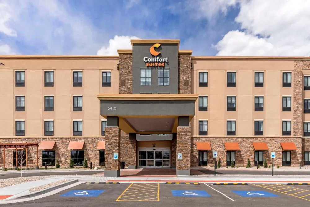 Comfort Suites Cheyenne hotel hero