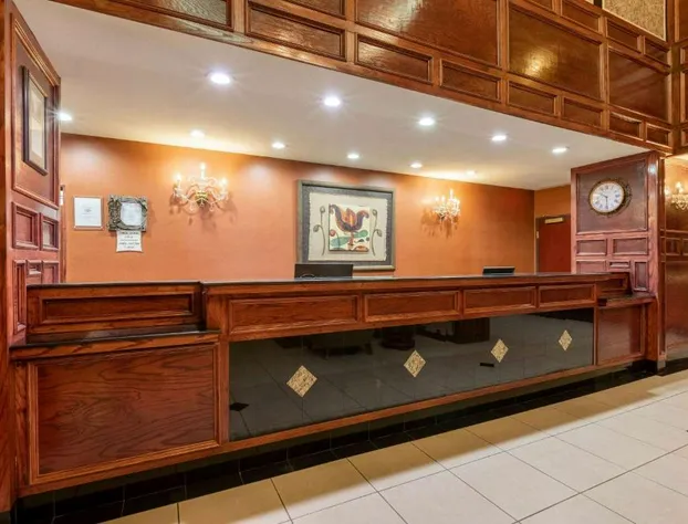 La Quinta Inn & Suites by Wyndham Dodge City hotel detail image 3