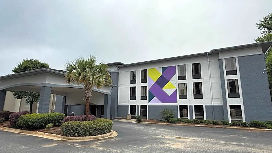 Spark by Hilton Alpharetta Roswell hotel hero