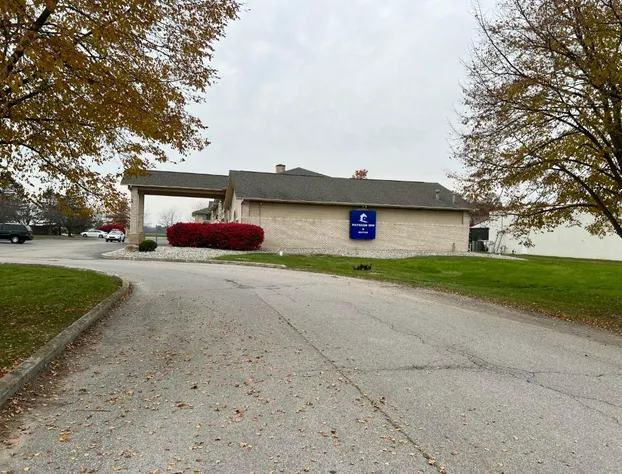 Express Inn & Suites hotel detail image 4