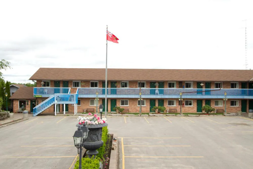 Knights Inn Lindsay hotel hero