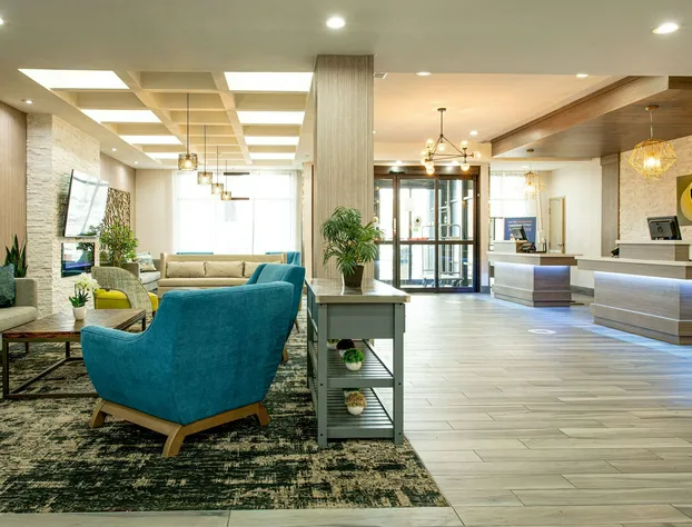 Comfort Suites Oil Center hotel detail image 2