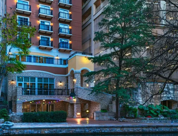 Courtyard Marriott Riverwalk hotel detail image 1