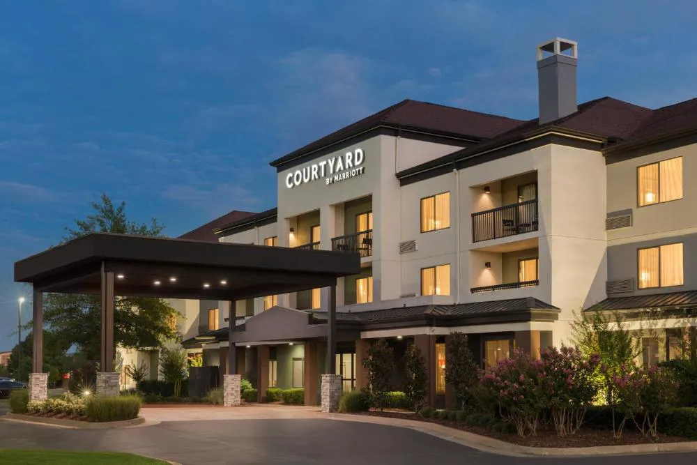 Courtyard by Marriott Tulsa Central hotel hero