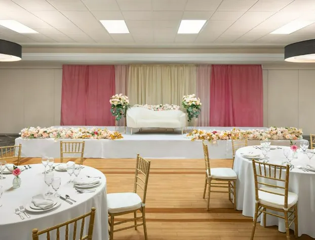 Four Points by Sheraton Edmonton South hotel detail image 2