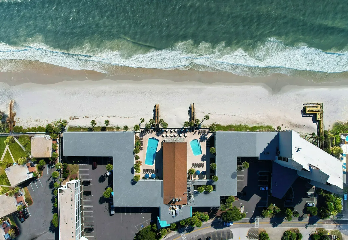 The Oceanfront Litchfield Inn hotel hero