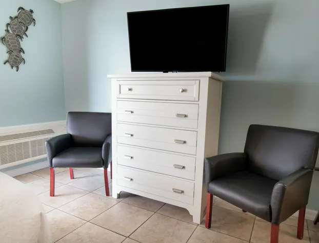 The Oceanfront Litchfield Inn hotel detail image 3