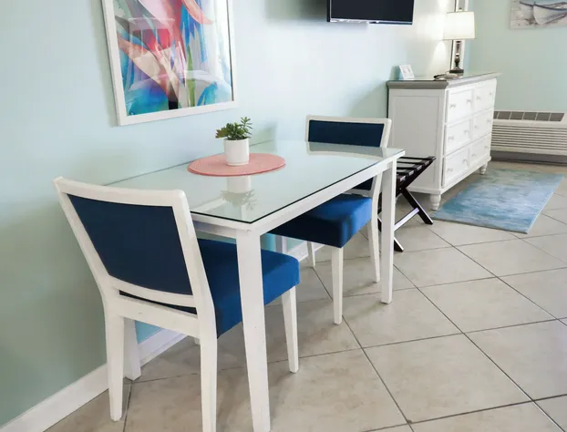 The Oceanfront Litchfield Inn hotel detail image 4