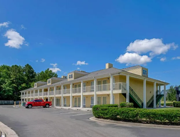 Quality Inn Laurinburg hotel detail image 1