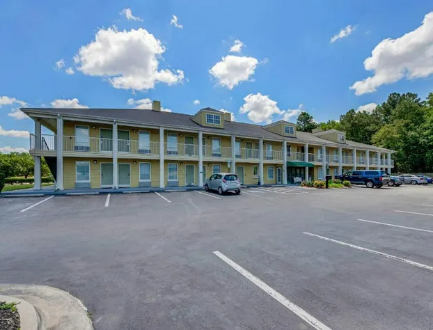 Quality Inn Laurinburg hotel detail image 2