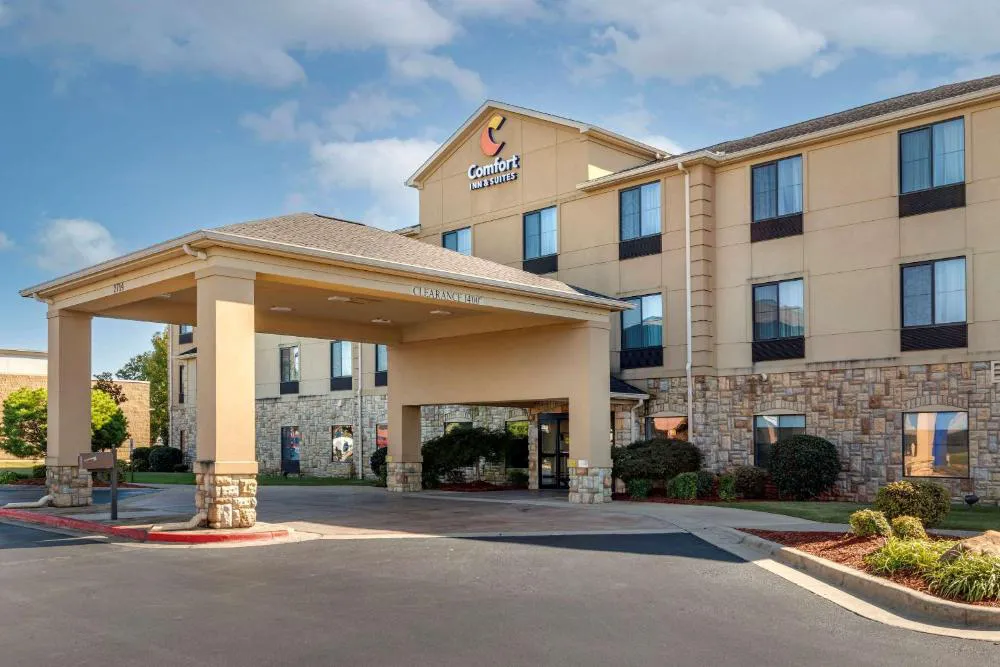 Comfort Inn & Suites Russellville I-40 hotel hero