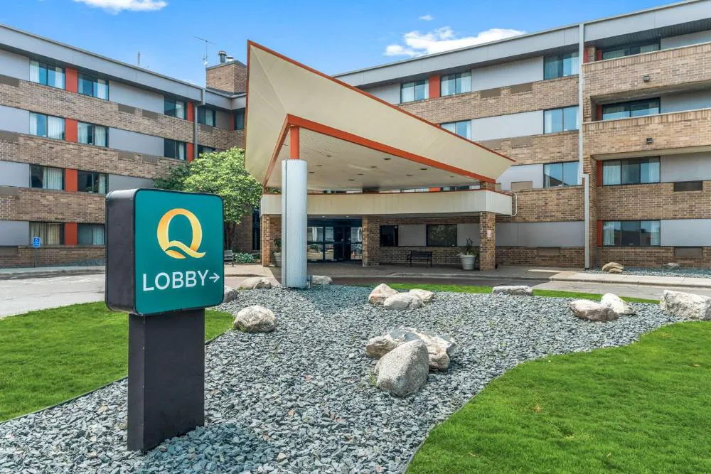 Quality Inn & Suites Mall of America - MSP Airport hotel hero