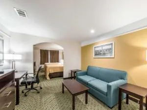 Quality Inn & Suites SeaWorld North hotel detail image 1