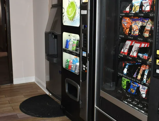 Super 8 by Wyndham La Vale/Cumberland Area hotel detail image 4