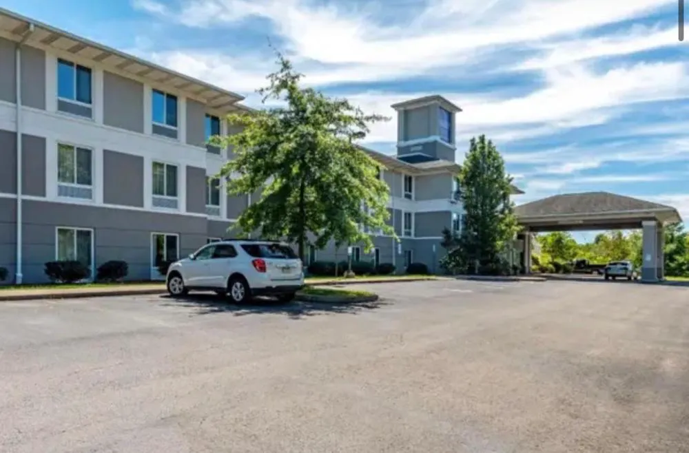 Sleep Inn & Suites Dunmore hotel hero