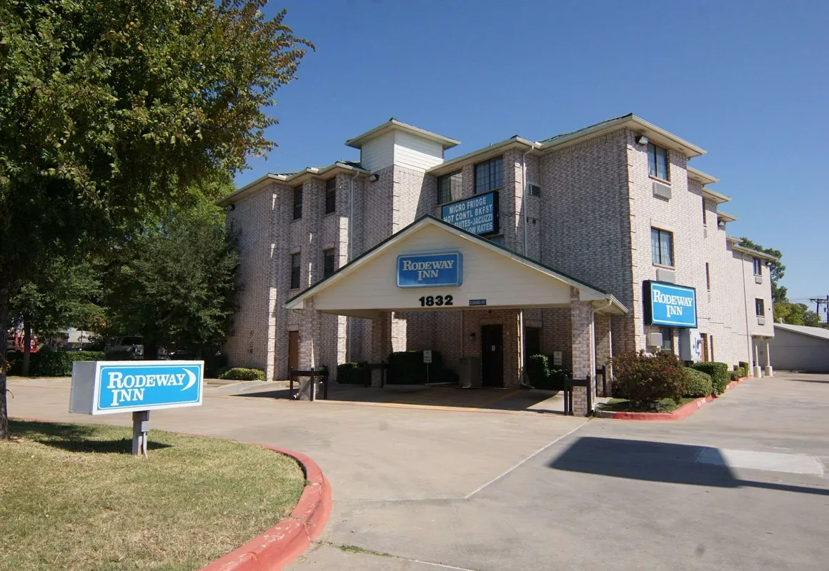 Rodeway Inn Carrollton I-35E hotel hero