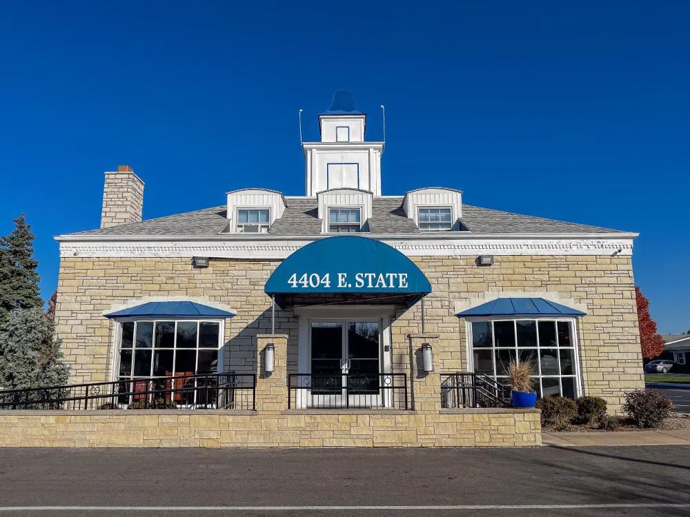 Alpine Inn Rockford hotel hero