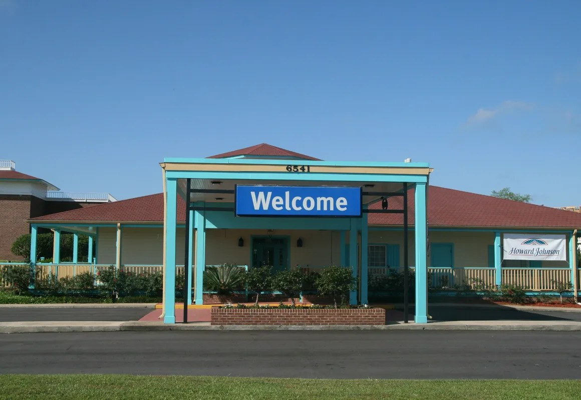 Howard Johnson by Wyndham Hattiesburg hotel hero