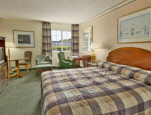 Days Inn by Wyndham Mt. Vernon hotel detail image 3