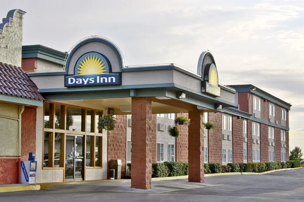Days Inn by Wyndham Mt. Vernon hotel hero