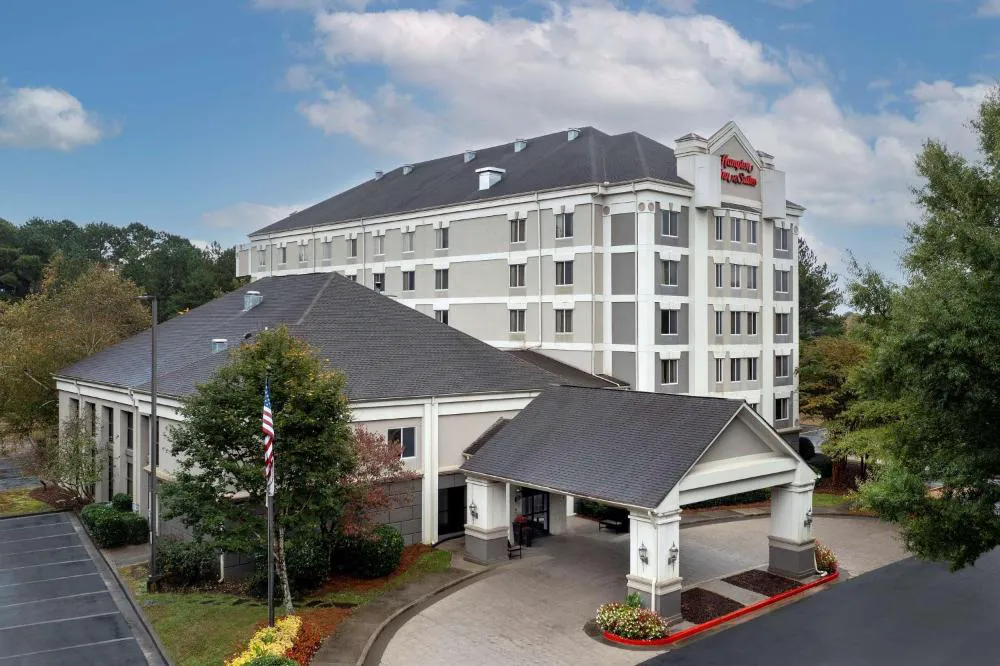 Hampton Inn & Suites Alpharetta hotel hero