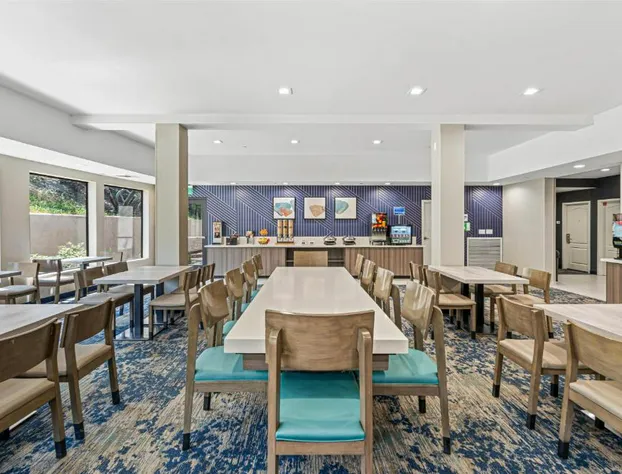 Best Western Valencia/Six Flags Inn & Suites hotel detail image 3