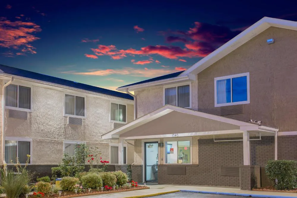 Super 8 by Wyndham South Boston VA hotel hero