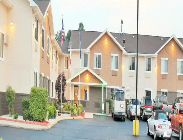 Super 8 by Wyndham South Boston VA hotel detail image 4