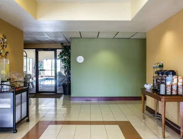 Econo Lodge Ankeny - Des Moines hotel detail image 2