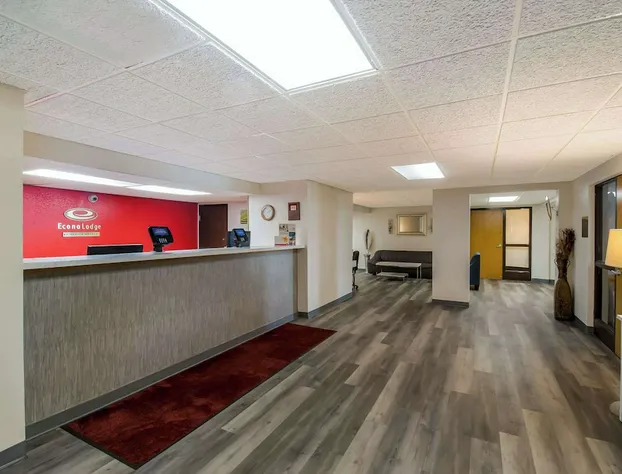 Econo Lodge Duluth near Miller Hill Mall hotel detail image 3