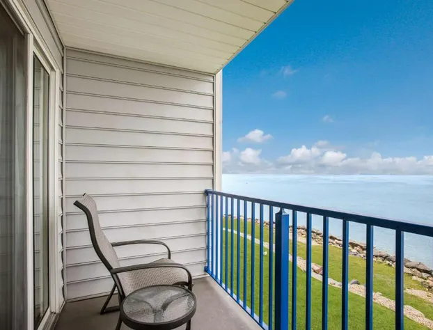 Best Western Harbour Pointe Lakefront hotel detail image 1