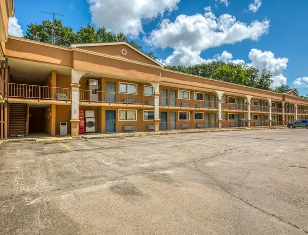 Budget Inn and Suites hotel detail image 2