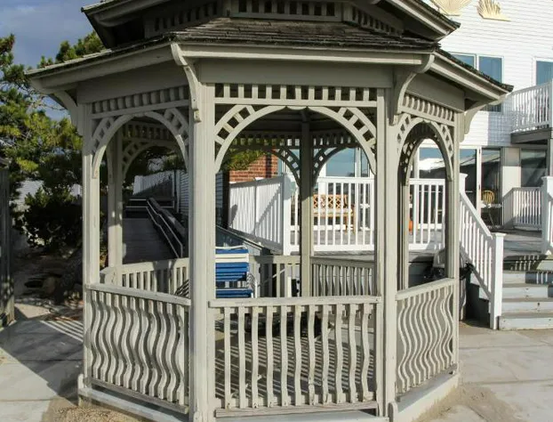 Ocean Club on Smuggler's Beach hotel detail image 4