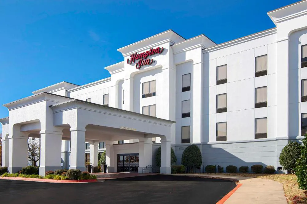 Hampton Inn Fayetteville hotel hero