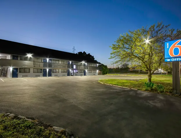 Motel 6 Columbus, OH - OSU hotel detail image 1