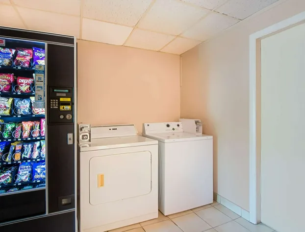 Days Inn by Wyndham Fremont hotel detail image 2