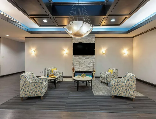 La Quinta Inn & Suites by Wyndham Mt. Pleasant hotel detail image 4