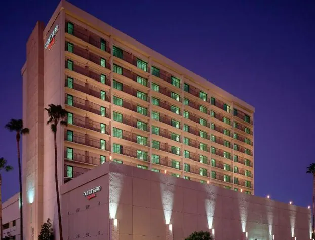 Courtyard by Marriott Los Angeles - Sherman Oaks hotel detail image 1