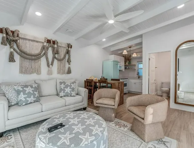 Anchor Inn & Cottages hotel detail image 1