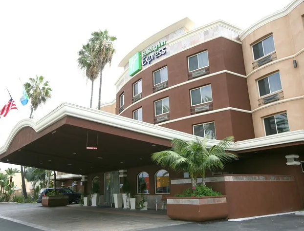 Holiday Inn Express San Diego South - Chula Vista by IHG hotel detail image 1