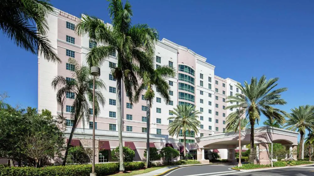 DoubleTree by Hilton Sunrise - Sawgrass Mills hotel hero