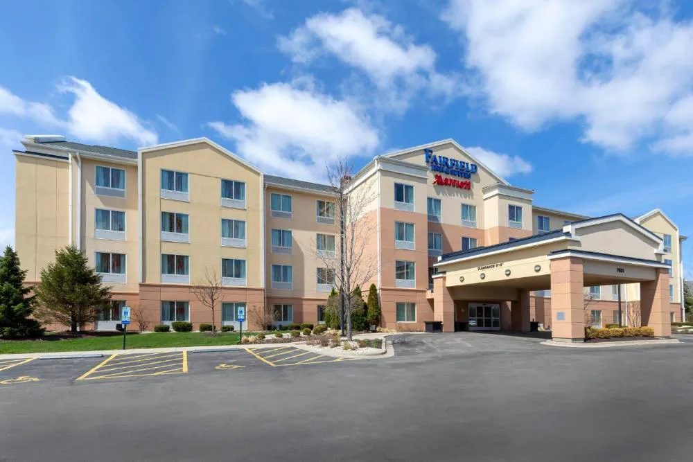 Fairfield Inn & Suites by Marriott Rockford hotel hero