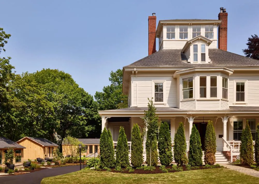 AWOL Kennebunkport hotel hero