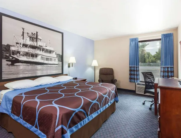 Super 8 by Wyndham Indianola hotel detail image 3