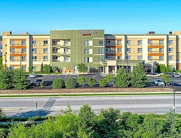 Courtyard by Marriott York hotel detail image 1