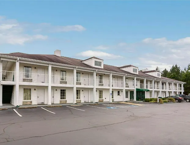 Quality Inn Thomaston hotel detail image 3