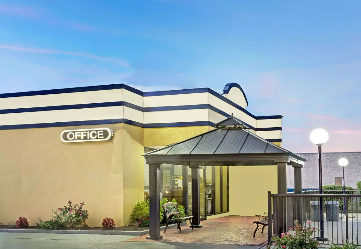 Days Inn by Wyndham Norfolk Military Circle hotel hero