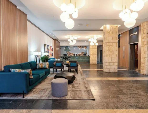 Sandman Suites Vancouver on Davie hotel detail image 3