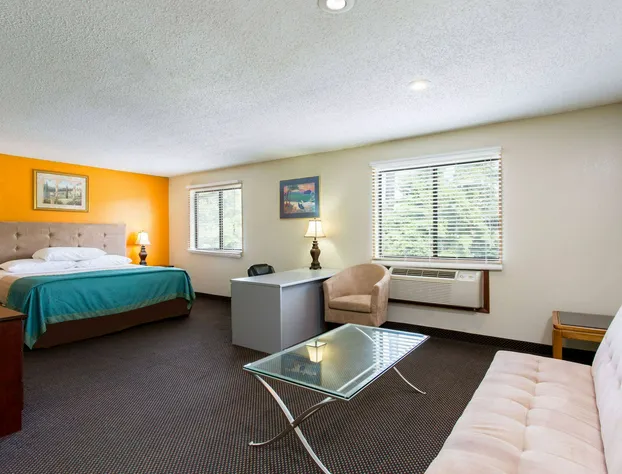 Super 8 by Wyndham Greensboro/Coliseum/Conv. hotel detail image 4