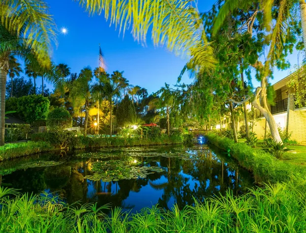 Ramada by Wyndham Santa Barbara hotel detail image 2